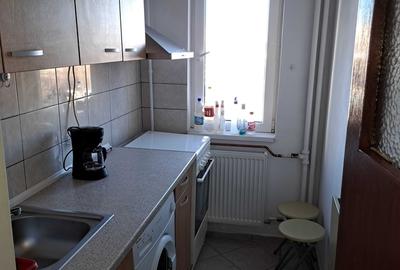 Apartament semidecomandat în Berceni