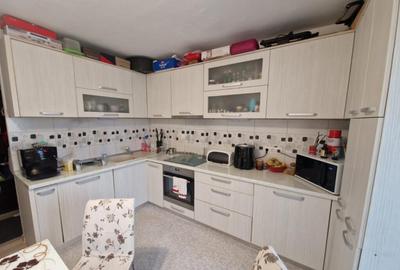 Apartament cu 2 camere decomandat în Hotvon