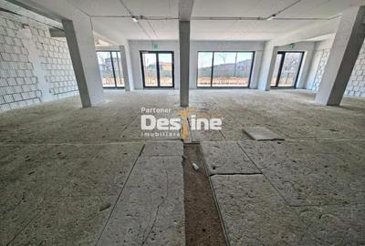Spațiu comercial, de 217 mp, în Central - 8
