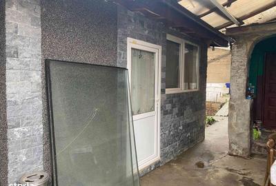 Casă cu 3 camere cu Canalizare în Central - 4