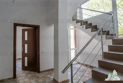 Casă cu 9 camere în Lacul Morii - 1