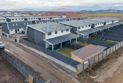 Casă cu 4 camere cu Teren 250 Mp în Vest - 30