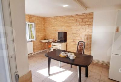 Casă cu 4 camere cu Teren 400 Mp în Popoveni - 2