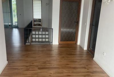 Casă cu 3 camere cu Teren 610 Mp în Central - 2