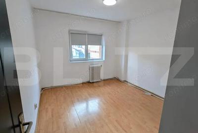 Apartament cu 3 camere decomandat în Central - 4