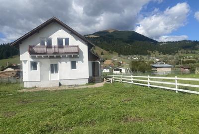 Casă cu 3 camere cu Teren 700 Mp în Central