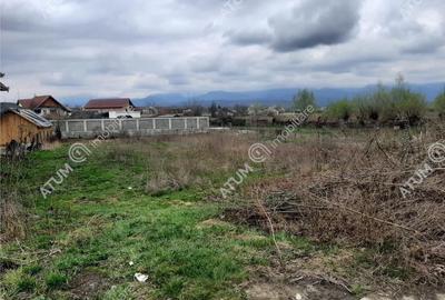 Teren intravilan 1300 mp de pe Valea Avrigului, drum asfalt - 1