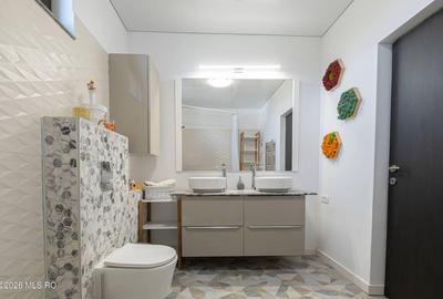 Casă cu 4 camere cu Teren 289 Mp în Central - 2