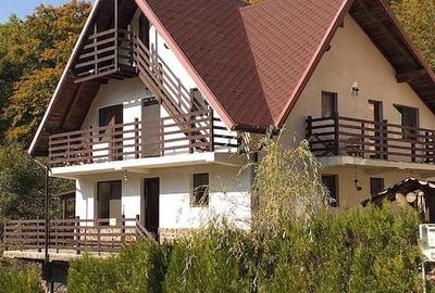 Casă cu 6 camere cu Teren 250 Mp în Central - 2