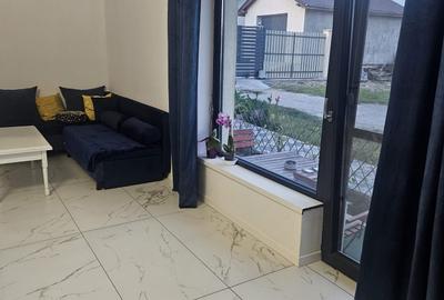 Apartament cu 2 camere decomandat în Crișeni