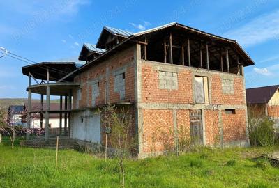 Vand casa la ro?u in Valenii de Munte - 2