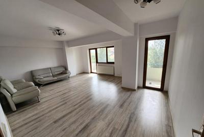 SEMICENTRAL - 3 camere 127 mp utili , parter inalt , bloc 20 - 10