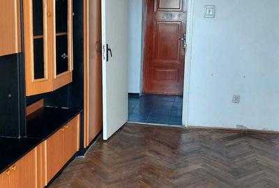 Garsonieră decomandată în Central - 2