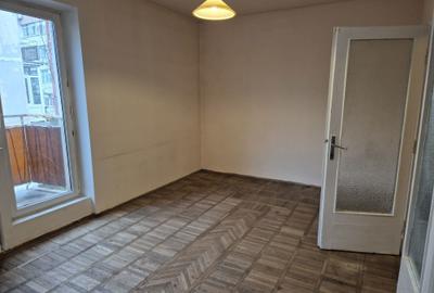 Apartament cu 2 camere semidecomandat în Giurgiului - 1