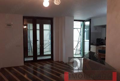 Casă cu 6 camere cu Teren 200 Mp în Central - 1