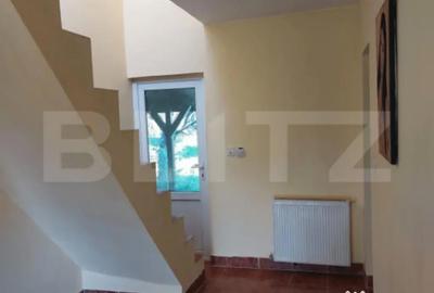 Casă cu 4 camere cu Teren 1000 Mp în Central - 1