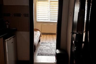 Garsonieră decomandată, mobilată în Fratelia - 8