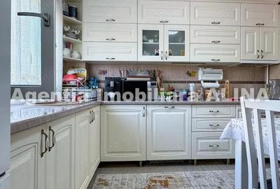 Ap. 3 camere in Deva, zona Astoria, 70 mp, decomandat, etaj 3. - 5