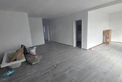 Casă cu 3 camere cu Teren 350 Mp în Central - 1