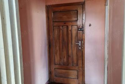 Apartament de vanzare - 2 camere, Petrosani, Str. Aviatorilor, bloc 1 - 1