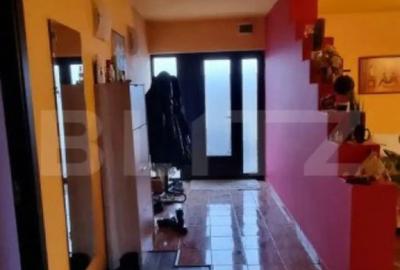 Casă cu 5 camere cu Teren 250 Mp în Central - 1