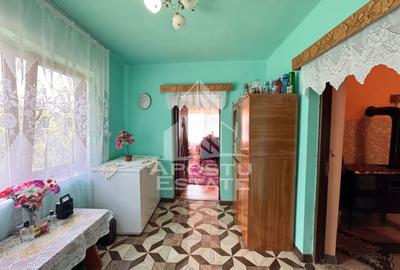 Casă individuală cu 4 camere cu Canalizare în Reț - 12