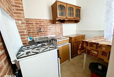 Apartament cu 3 camere decomandat în Nufărul - 5