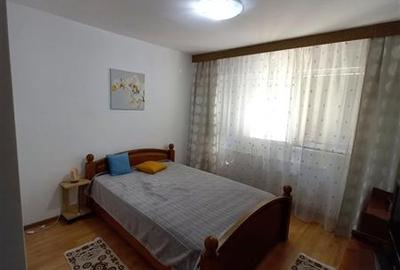 Apartament cu 4 camere decomandat în P-ța Mihai Viteazu - 3