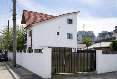 Casă individuală cu 7 camere cu Canalizare în Doamna Ghica - 1