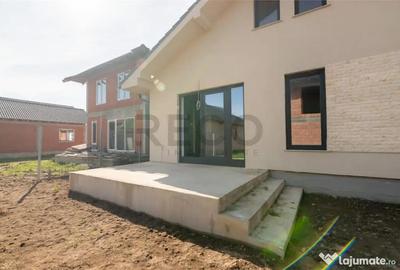 Casă cu 4 camere cu Teren 300 Mp în Cihei - 15