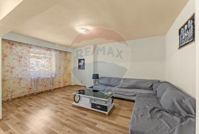 Apartament cu 4 camere decomandat, mobilat în Intim - 2