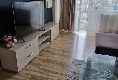 Apartament cu 2 camere decomandat în Tractorul - 4