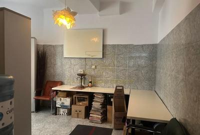 Vanzare - 3 camere  Str. Pasului - colt cu Armeneasca - 26