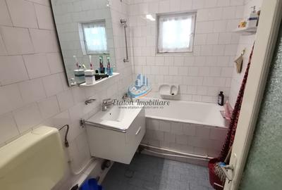 Apartament 3 camere semidecomandat, ultracentral Etaj4/4 Piatra Neamt - 4