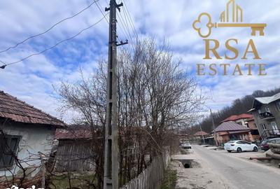 Teren de 2100 mp, în Mihăești