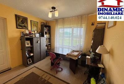 Casă cu 5 camere cu Teren 6338 Mp în Central - 19