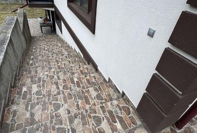 Casă cu 6 camere cu Teren 2800 Mp în Milcoiu - 14