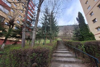 Apartament cu 4 camere decomandat, mobilat în Răcădău - 11