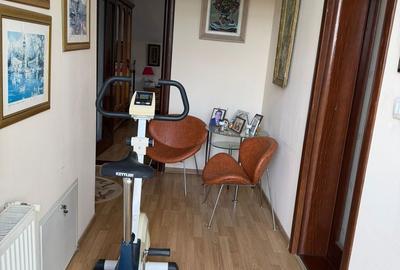 Casă cu 4 camere în Șerbănești - 11