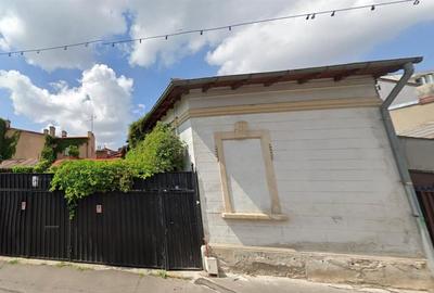 Vanzare casa P+E+M | Calea Calarasilor - Matei Voievod | curte comuna | - 1