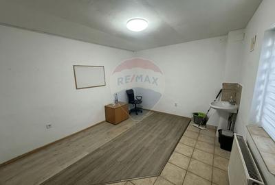 Spațiu comercial, de 30 mp, în 13 Decembrie - 5