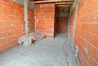 Vila spatioasa la rosu 4 camere Pipera/ pret negociabil - 3