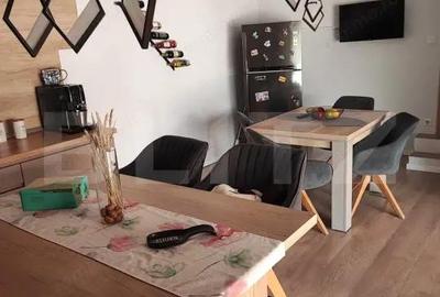 Casă cu 5 camere cu Teren 1200 Mp în Central