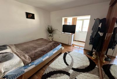 Aviației 2 camere renovat complet cu centrală  zona superba. - 9