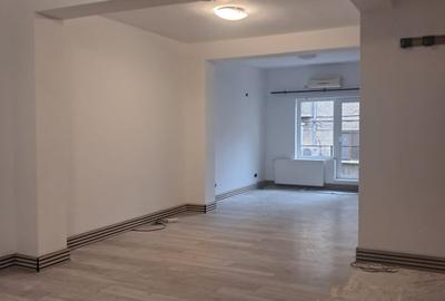 Casă individuală cu 12 camere cu Canalizare în P-ța Muncii - 14