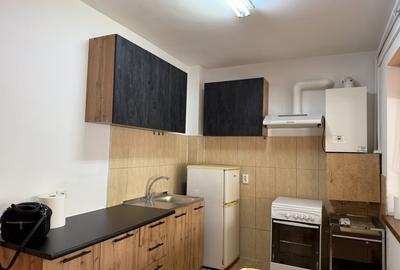 Garsonieră decomandată, mobilată în Trei Stejari - 4