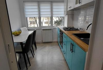 Apartament cu 3 camere semidecomandat, mobilat în Micro 16 - 13