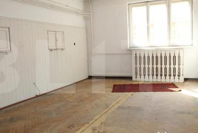 Spațiu comercial, de 1,557 mp, în Central - 6