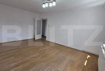 Apartament de vanzare, cu 3 camere, 76 mp, zona Micro 17 - 8