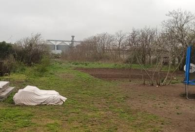 Teren intravilan arabil 3846 mp, Topraisar.Zona buna,sub pretul pietei. Pt locui - 2